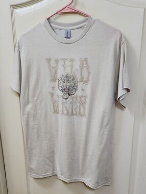 Wild Wren Graphic T‑Shirt